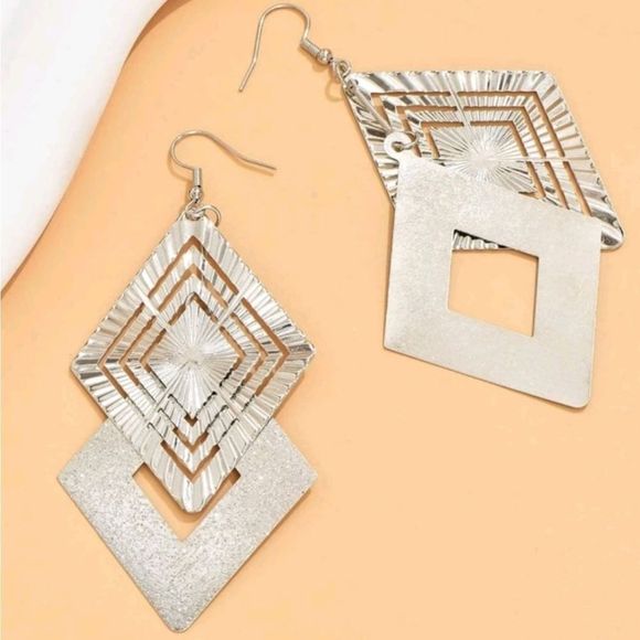 Silver Hollow Out Geo Drop Earrings - Picture 2 of 4